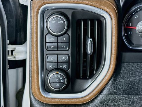 Used 2022 Chevrolet Silverado 1500 High Country w/ LPO, Dark Essentials Package AWD/4WD image 12
