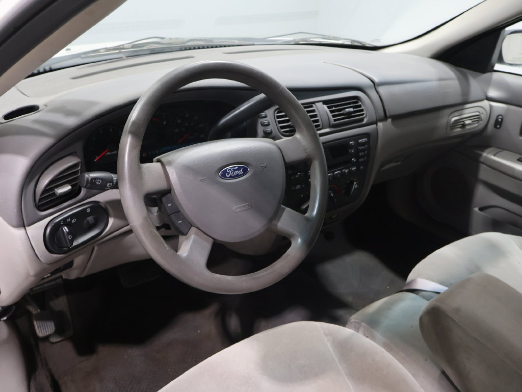 Used 2005 Ford Taurus SE FWD image 18