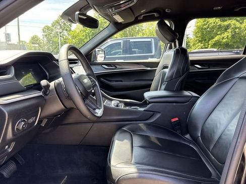 Used 2024 Jeep Grand Cherokee L Limited image 12