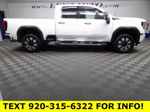 Used 2024 GMC Sierra 2500 Denali w/ Max Trailering Package image 2