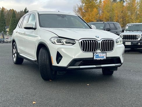 Used 2023 BMW X3 xDrive30i image 3
