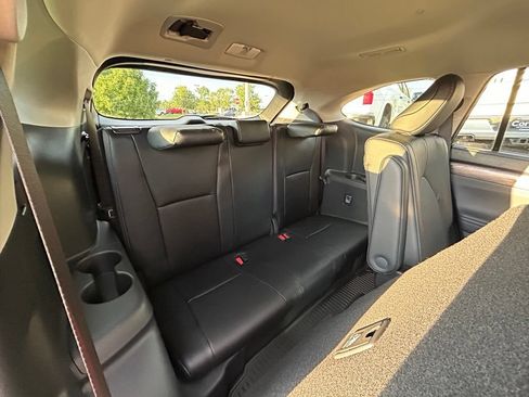 Used 2026 Toyota Highlander Limited AWD/4WD image 27
