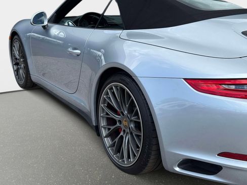 Used 2017 Porsche 911 Carrera 4S image 14