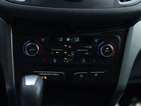 Used 2017 Ford Escape SE w/ SE Cold Weather Package image 20