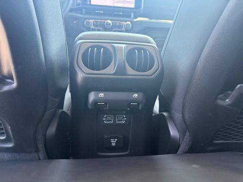 Used 2025 Jeep Gladiator Mojave w/ Convenience Group AWD/4WD image 16