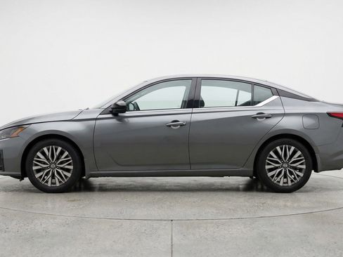 Used 2025 Nissan Altima 2.5 SV FWD image 5