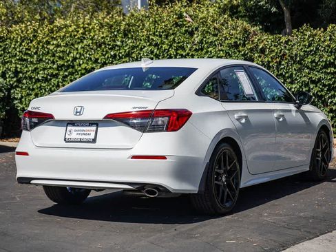 Used 2023 Honda Civic Sport image 6