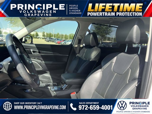 Used 2024 Kia Telluride EX w/ EX Captain's Chair Package FWD image 11