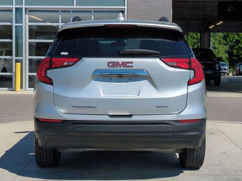 Used 2021 GMC Terrain SLE w/ Driver Convenience Package image 5