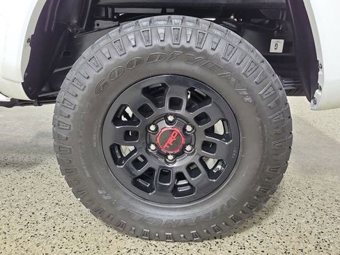 Used 2023 Toyota Tacoma SR5 w/ Technology Package AWD/4WD image 8