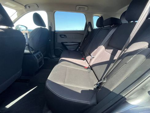 Used 2023 Nissan Rogue S image 25