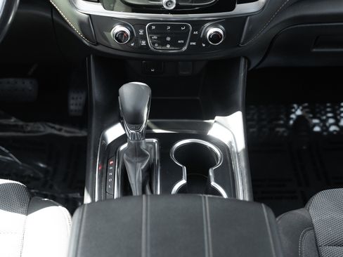 Used 2021 Chevrolet Traverse LT AWD/4WD image 16