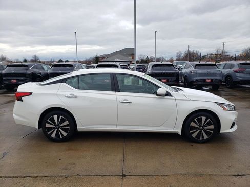 Certified 2021 Nissan Altima 2.5 SL image 9