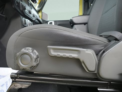 Used 2023 Jeep Wrangler Unlimited Sport AWD/4WD image 21