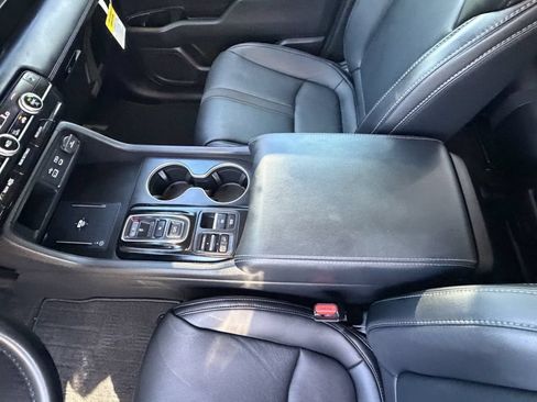 Used 2024 Honda Pilot Touring image 18