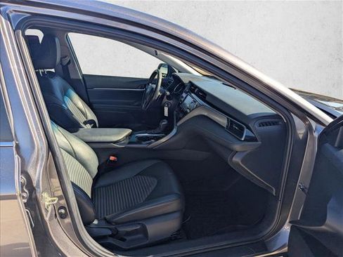 Used 2020 Toyota Camry SE image 21