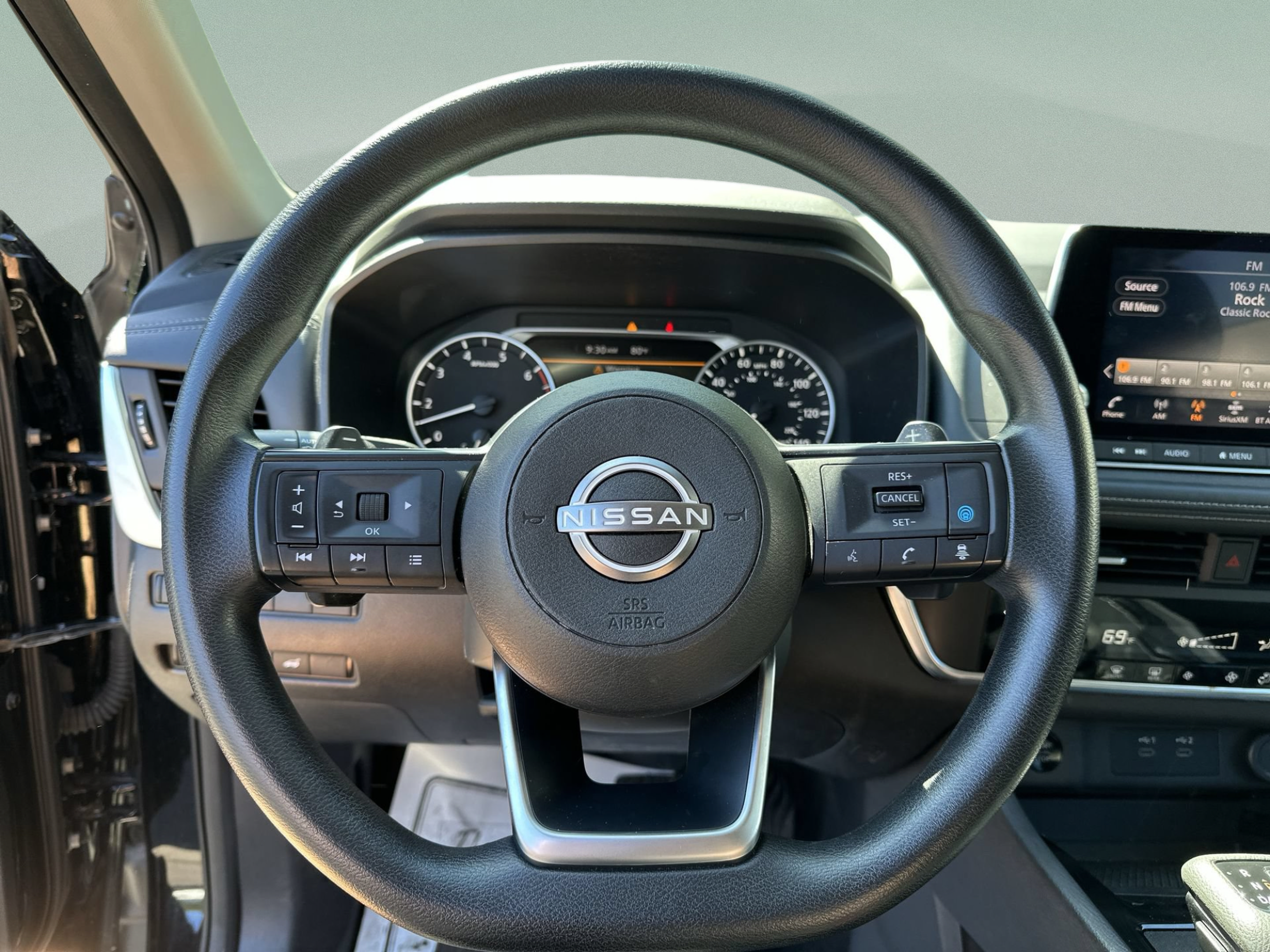 Used 2024 Nissan Rogue SV AWD/4WD image 11