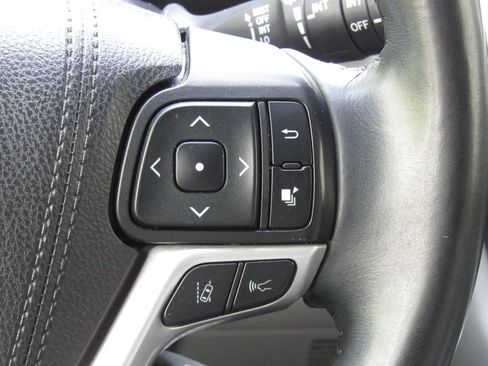 Certified 2019 Toyota Highlander XLE AWD/4WD image 28