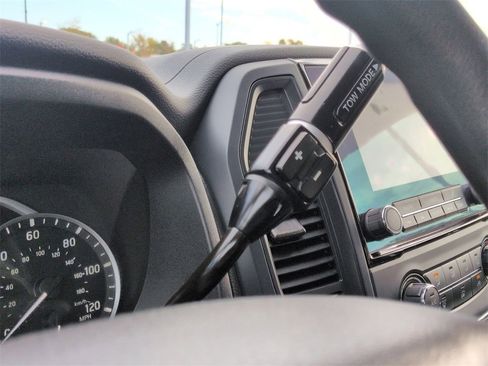 Used 2024 Nissan Titan SV w/ Accessory Utility Package image 11