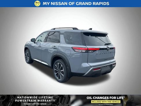 New 2026 Nissan Pathfinder Platinum image 3