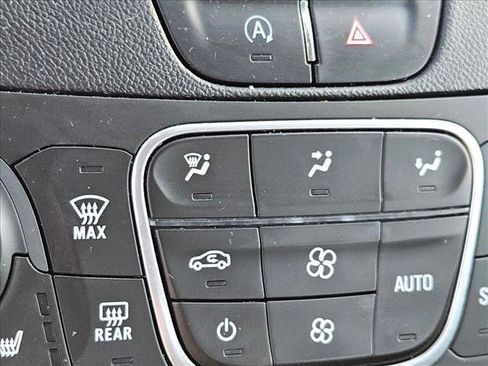 Used 2022 Chevrolet Malibu LT FWD image 11