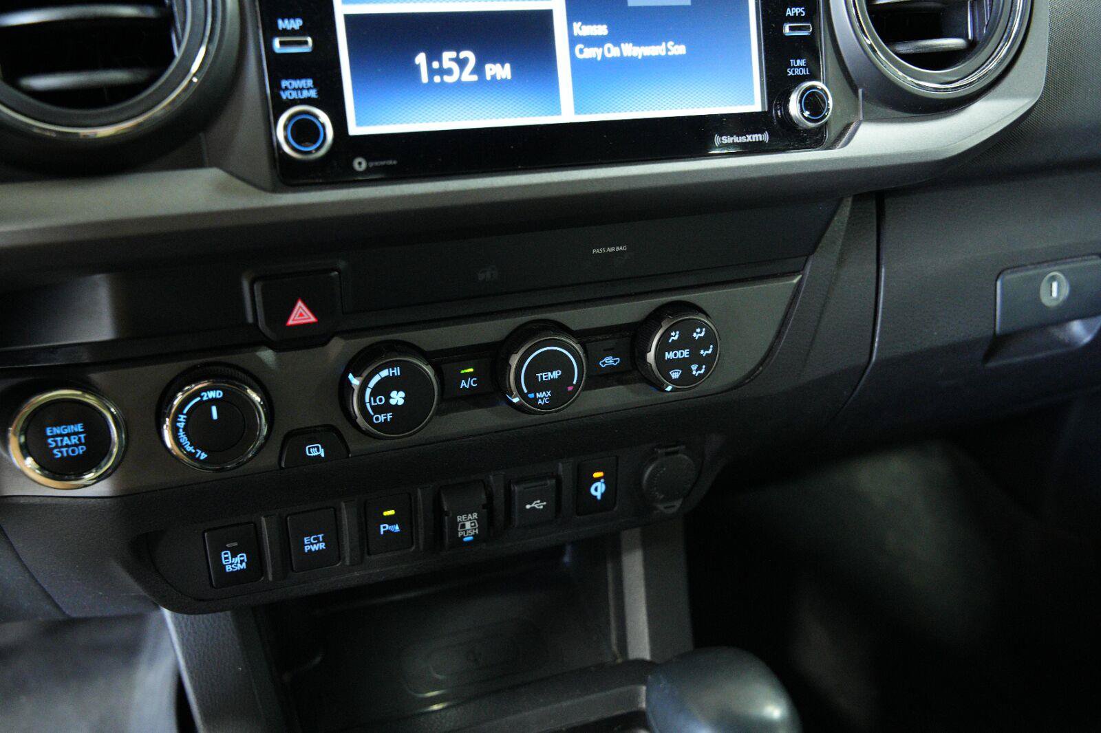 Used 2020 Toyota Tacoma TRD Off-Road w/ Technology Package AWD/4WD image 44