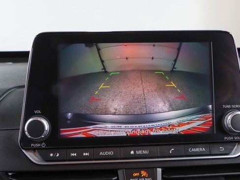 Used 2024 Nissan Altima 2.5 SV image 18