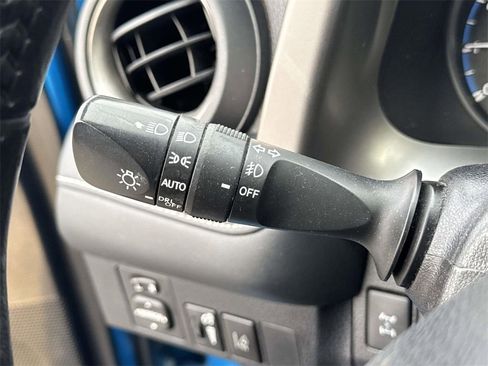 Used 2018 Toyota RAV4 XLE image 22