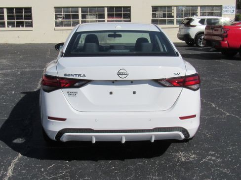 Used 2024 Nissan Sentra SV image 4