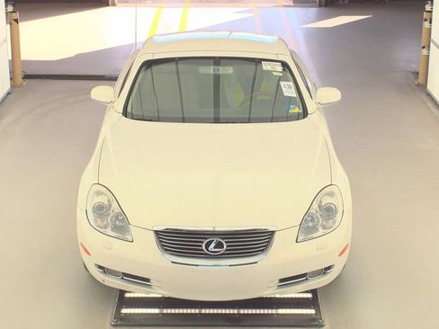 Used 2006 Lexus SC 430 Convertible image 2