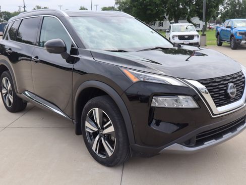 Used 2023 Nissan Rogue SL w/ SL Premium Package AWD/4WD image 4