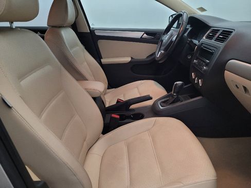 Used 2013 Volkswagen Jetta SE FWD image 21