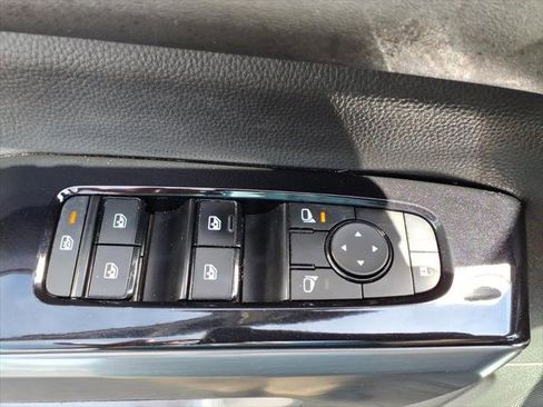 Used 2022 Nissan Pathfinder SL w/ SL Premium Package AWD/4WD image 14