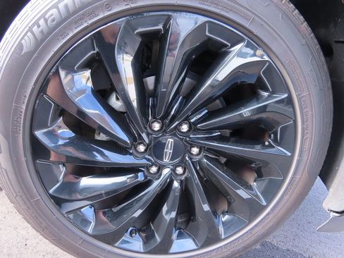 Used 2020 Lincoln Navigator Reserve w/ Equipment Group 208A Reserve image 18