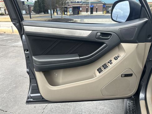 Used 2008 Toyota 4Runner SR5 image 11