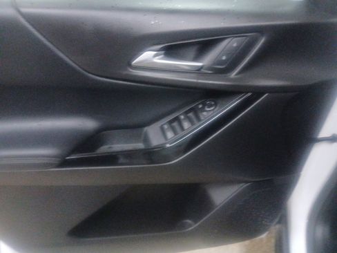 Used 2025 Chevrolet Equinox LT image 16