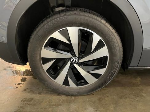 Used 2023 Volkswagen ID.4 Pro image 30
