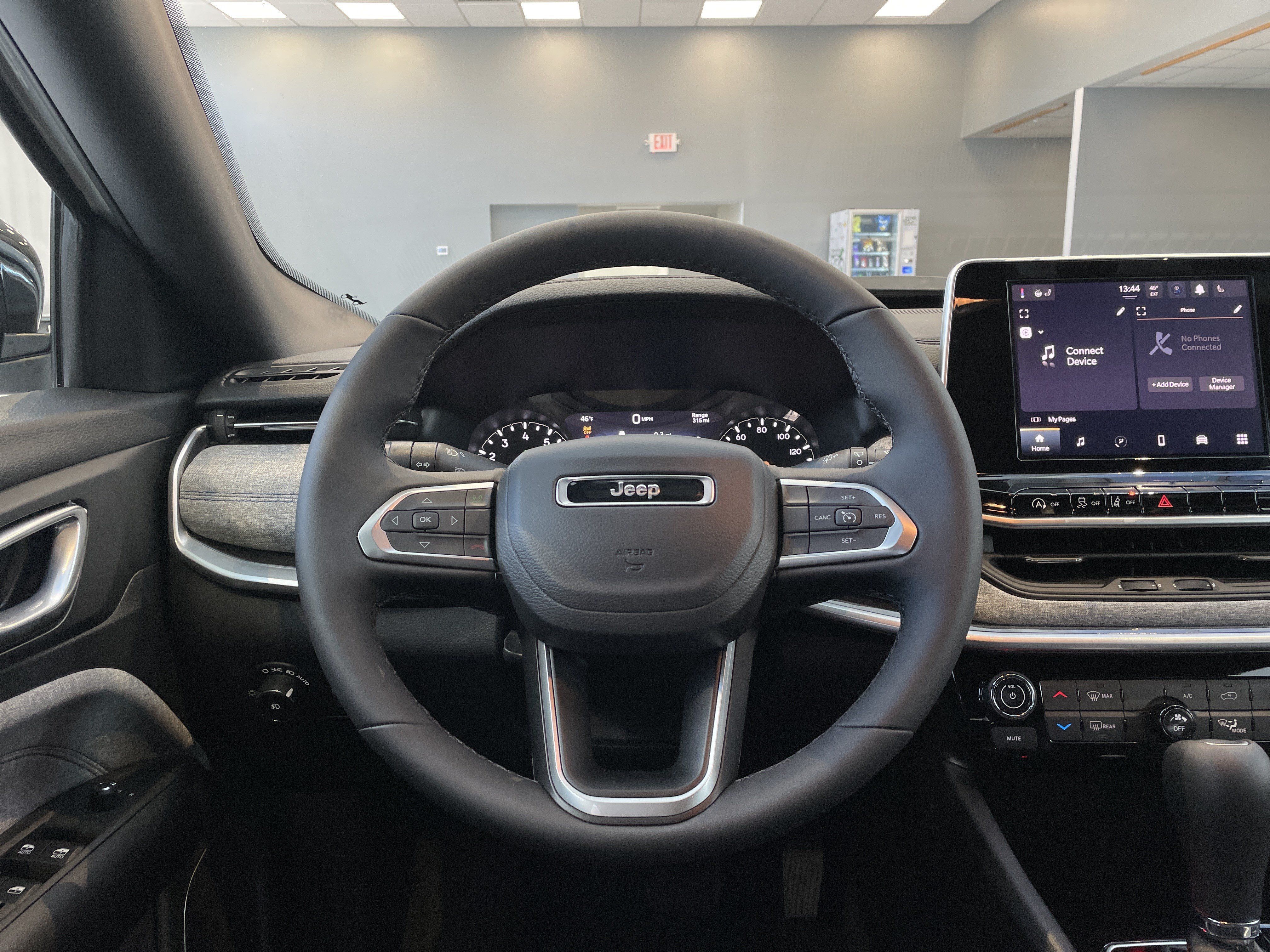 Certified 2026 Jeep Compass Latitude AWD/4WD image 18