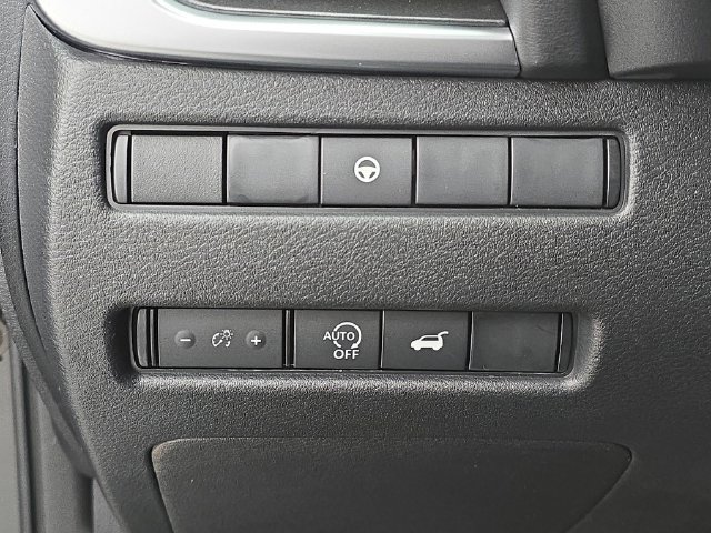 Used 2026 Nissan Rogue SV FWD image 25