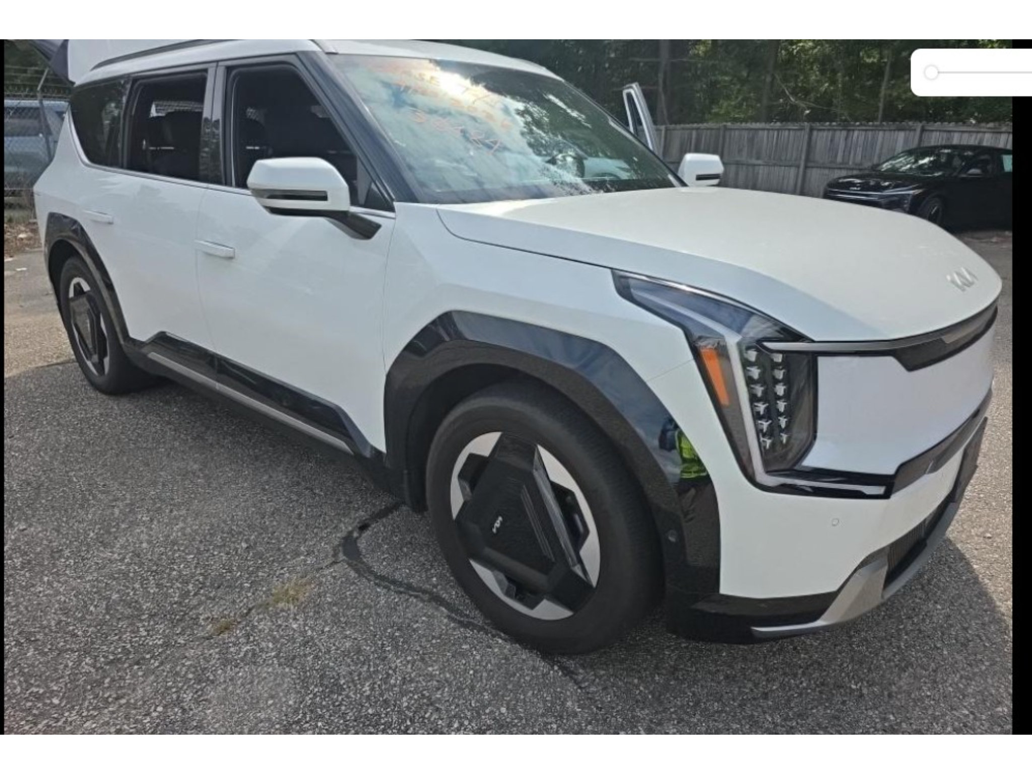Used 2024 Kia EV9 Land AWD/4WD image 3