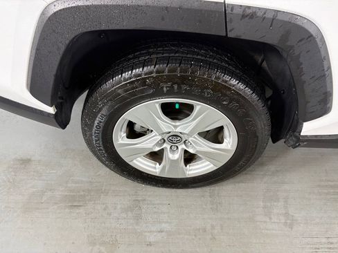 Used 2021 Toyota RAV4 XLE image 11