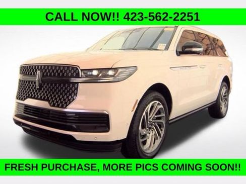 Used 2025 Lincoln Navigator Reserve AWD/4WD image 1