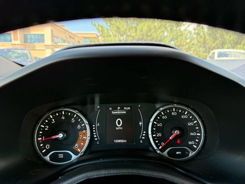 Used 2020 Jeep Renegade Latitude AWD/4WD image 31