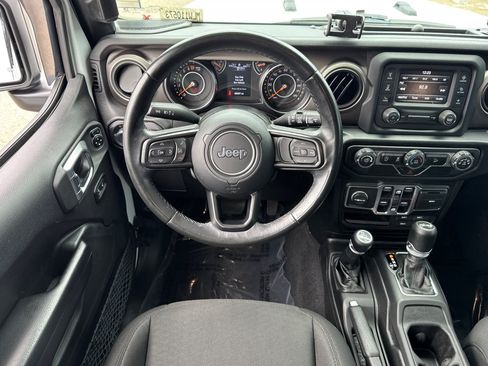 Used 2020 Jeep Wrangler Unlimited Sport S AWD/4WD image 4