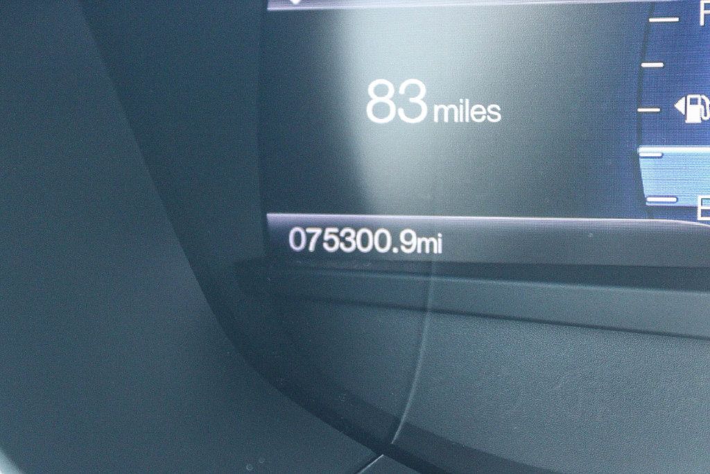 Certified 2017 Ford Fusion SE w/ Fusion SE Technology Package FWD image 28