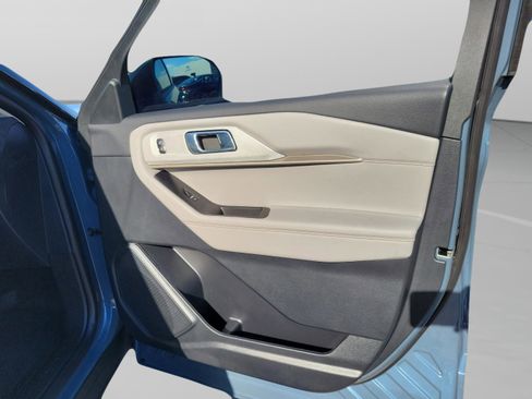 New 2026 Ford Explorer Active w/ Active Comfort Package image 11