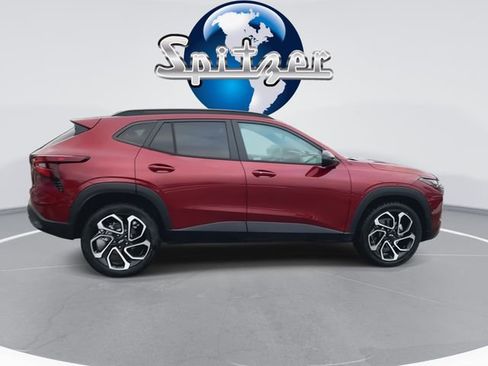 Used 2024 Chevrolet Trax RS w/ Sunroof Package image 10