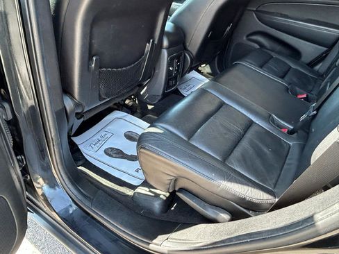 Used 2012 Jeep Grand Cherokee Laredo AWD/4WD image 9