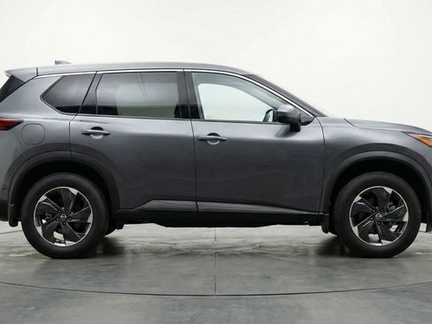 Used 2025 Nissan Rogue SV AWD/4WD image 11