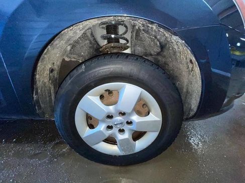 Used 2013 Nissan Rogue S image 19